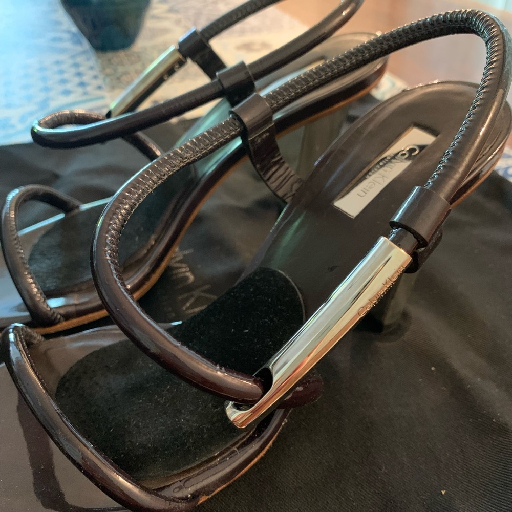 Calvin Klein Collection black patent leather 2.75 heel sandal. Size 37 (7)